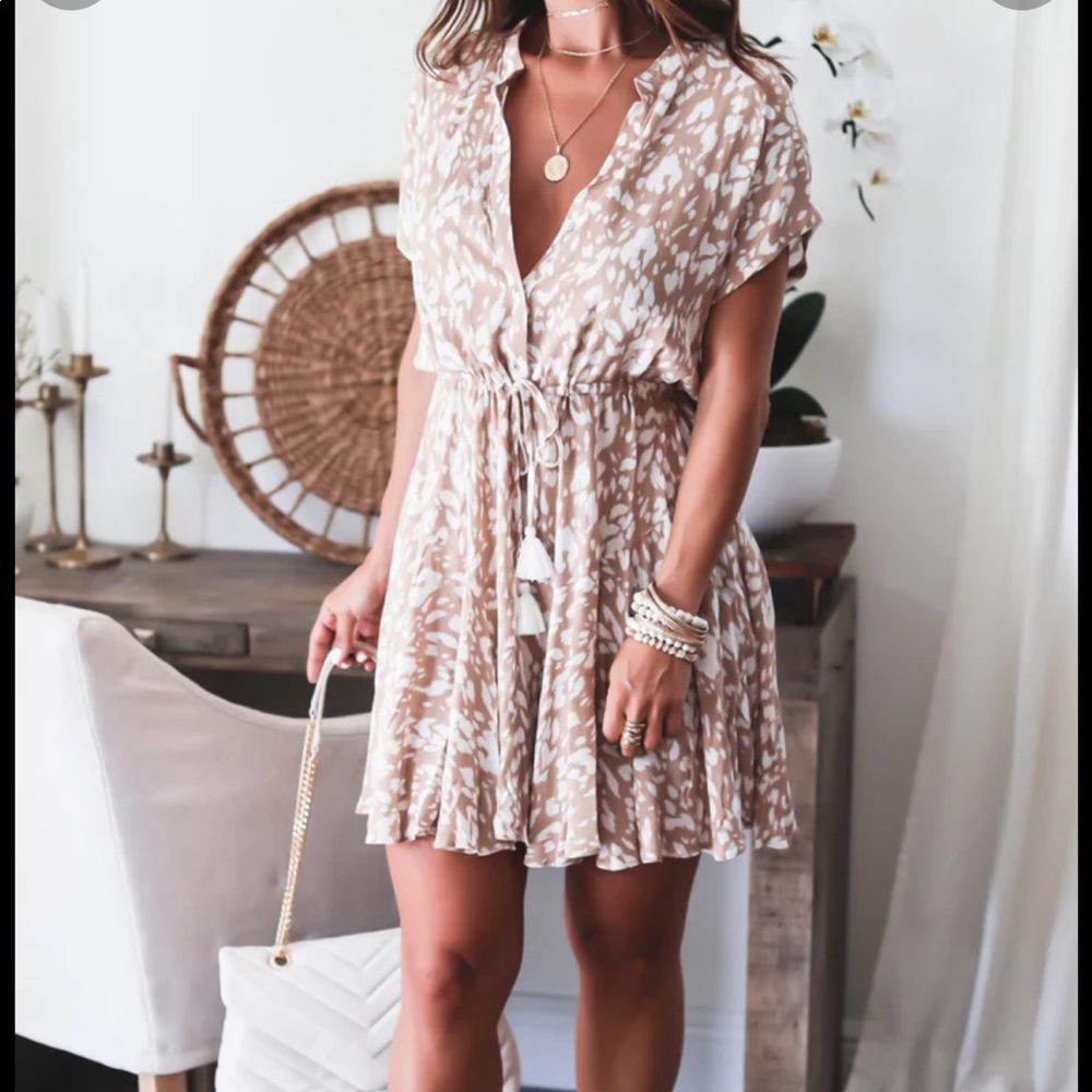NWT REVOLVE Aakaa Drawstring Mini Dress - Picture 2 of 3